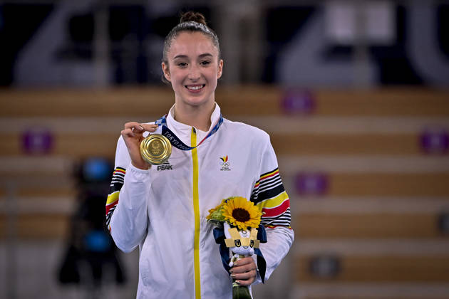 Belgian Nina Derwael, winner of the gold medal pictured on the podium of the individual uneven bars final event in the artistic gymnastics competition, on the tenth day of the 'Tokyo 2020 Olympic Games' in Tokyo, Japan on Sunday 01 August 2021. The postponed 2020 Summer Olympics are taking place from 23 July to 8 August 2021. BELGA PHOTO DIRK WAEM