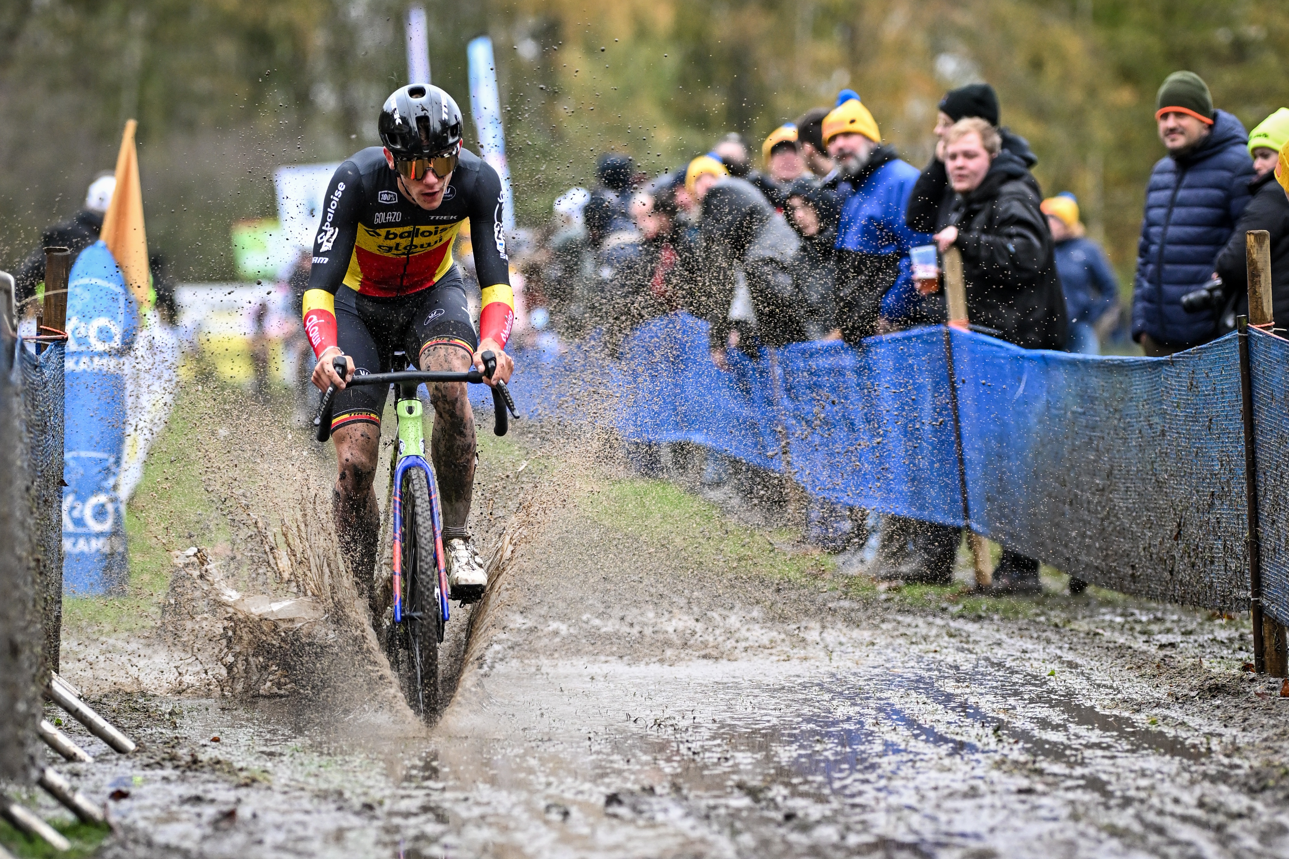 Belgian Thibau Nys of Baloise Trek Lions and pictured in action during the men elite race of the 'Flandriencross' cyclocross cycling event, stage 3/8 in the 'X20 Badkamers Trofee' competition, Sunday 16 November 2025 in Hamme. BELGA PHOTO DAVID PINTENS