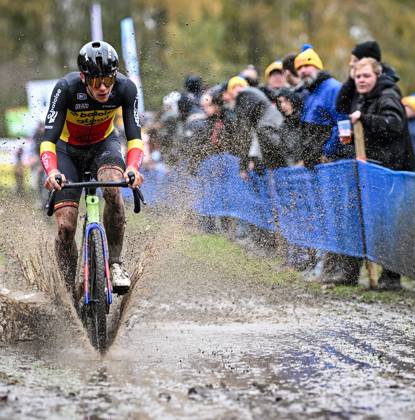 Belgian Thibau Nys of Baloise Trek Lions and pictured in action during the men elite race of the 'Flandriencross' cyclocross cycling event, stage 3/8 in the 'X20 Badkamers Trofee' competition, Sunday 16 November 2025 in Hamme. BELGA PHOTO DAVID PINTENS