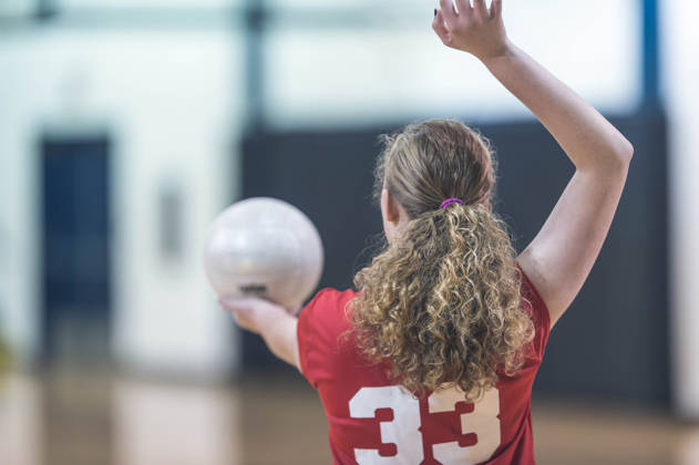 Volleybalster slaat op
