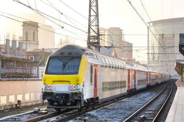 Trein komt aan in station