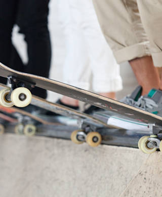 Skateboards aan rand van ramp