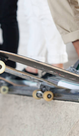 Skateboards aan rand van ramp