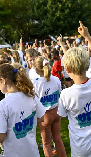 Kinderen sporten met topsporters