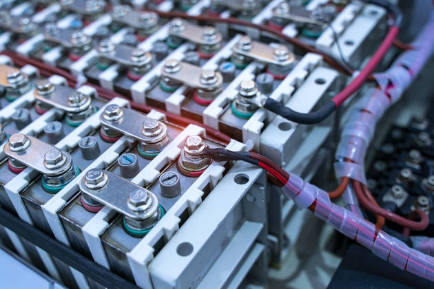 Lithium ion industrial high current batteries