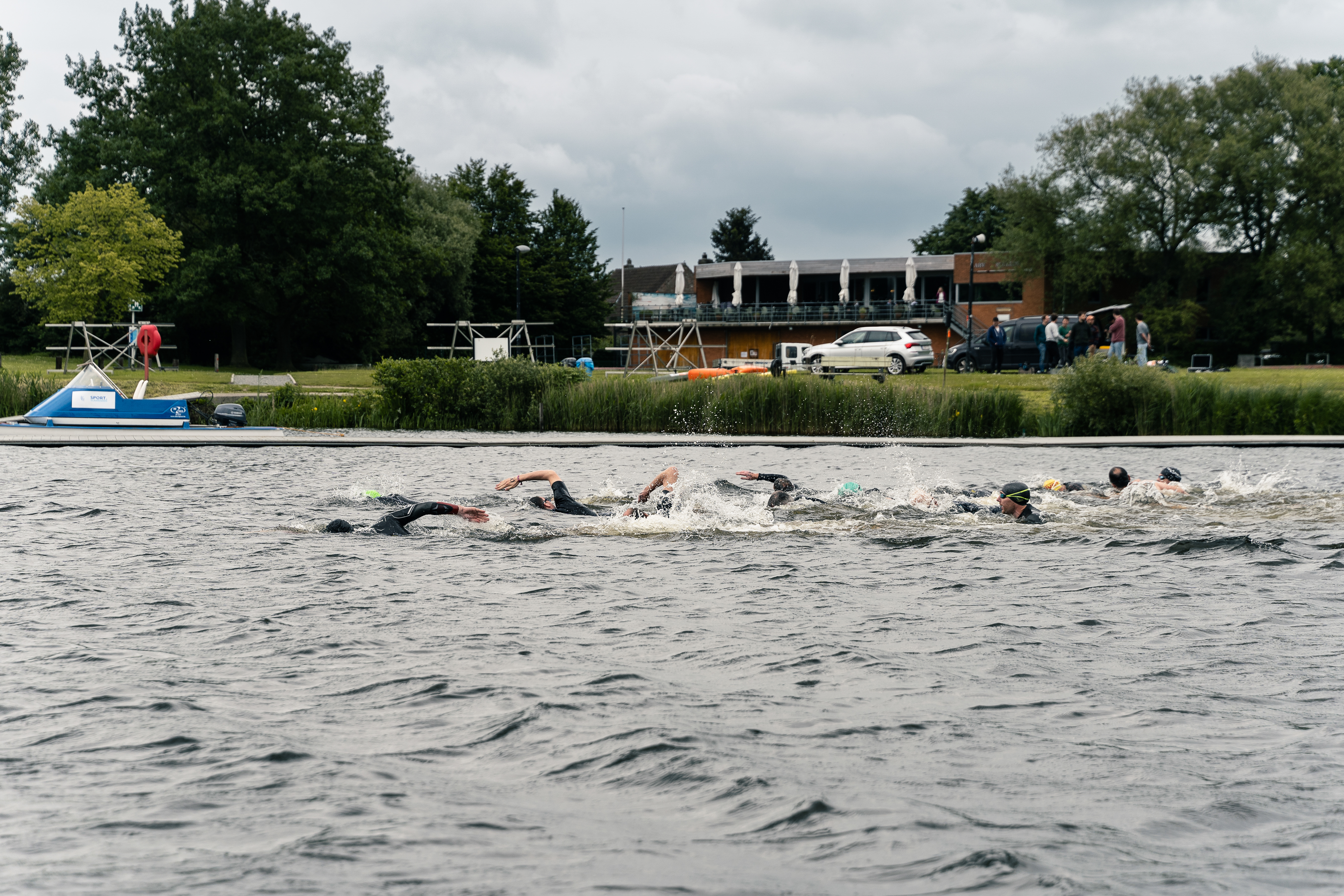 In Willebroek kan je als teambuilding een bedrijfstriatlon organiseren.