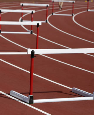 Horden geplaatst op piste voor wedstrijd