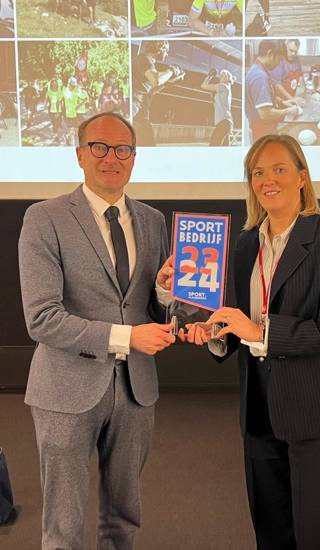 Ben Weyts reikt 150e label sportbedrijf uit aan De Nul in Aalst