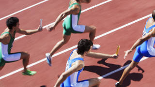 Twee duo's geven stok door bij aflossing