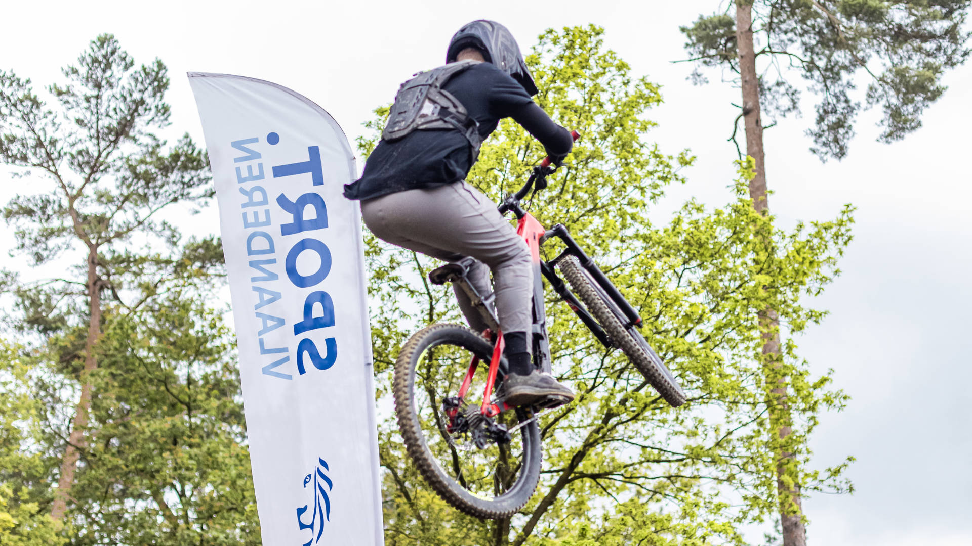 Sfeerbeelden openingsevent Genk - dirt