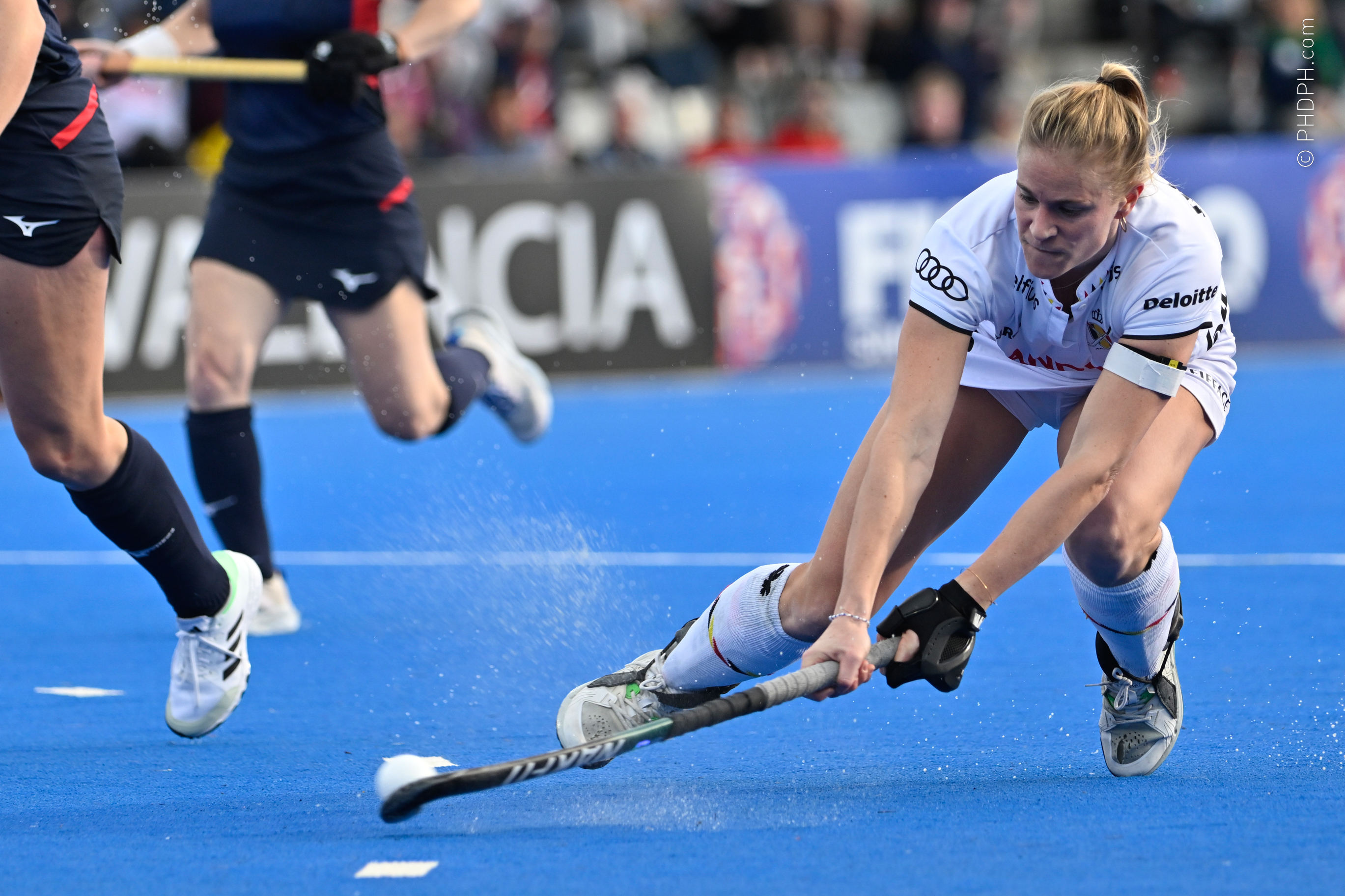 Valencia, Spain - January 18 :  pictured during the women’s semi-final Hockey Olympic Qualifiers match between Belgium and Great Britain on January 18, 2024 in Valencia, Spain, 18/01/2024 ( Photo by Philippe De Putter / Photonews